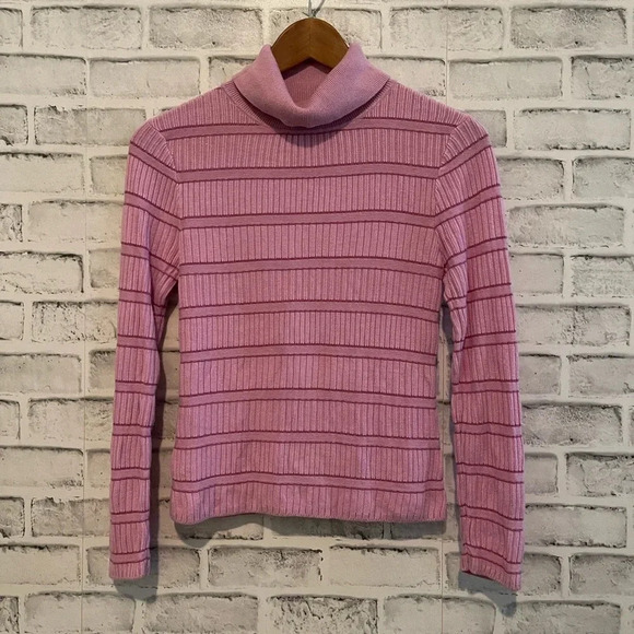 Women’s Urban Outfitters pink textured turtleneck sweater Medium - Picture 1 of 5